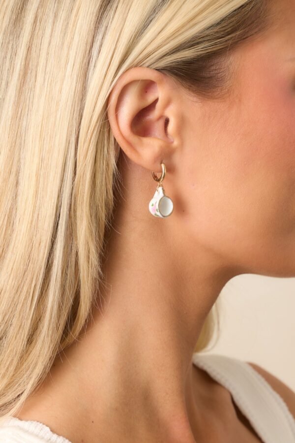 Caf?? On The Corner White Floral Teacup Earrings
