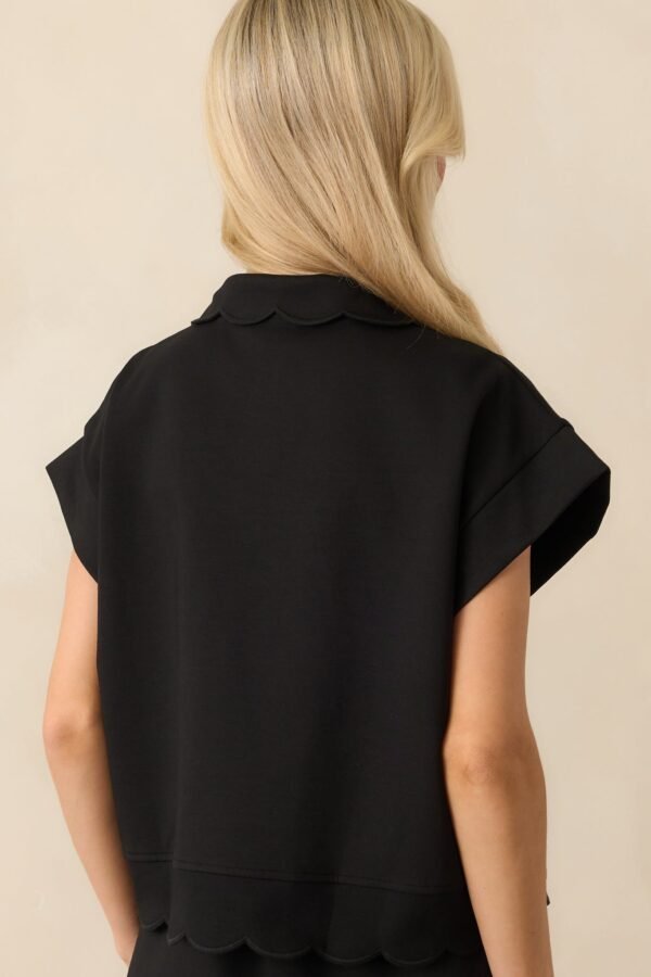 Best One Yet Black Cotton Scallop Hem Short Sleeve Pullover